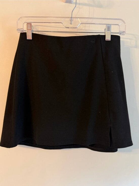 Dresses & Skirts - Black Mini Skort